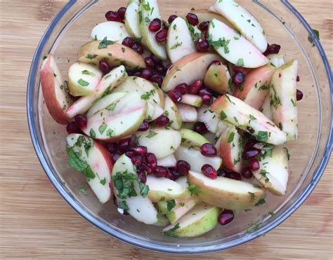 Mint Apple And Pomegranate Salad Recipe Upmc Myhealth Matters