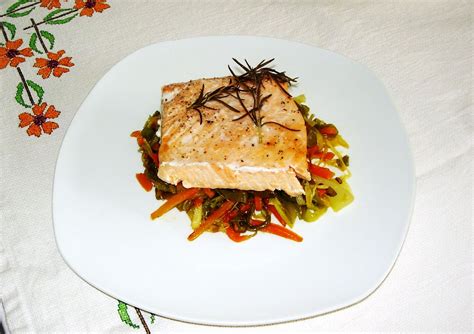 Como resultado, obtendrás este cotizado pescado azul, acompañado de una deliciosa guarnición de verdura. La cocina de Justa: Salmón al horno con verduras rehogadas