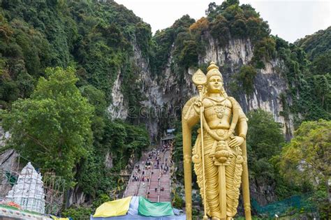 The batu caves kuala lumpur temple complex is an important area that seamlessly intertwines tourism, religion, nature, and conservation. Temple At Batu Caves In Kuala Lumpur Stock Photo - Image ...