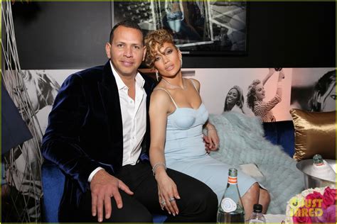 Jennifer Lopez And Alex Rodriguez Are Engaged See Her Ring Photo
