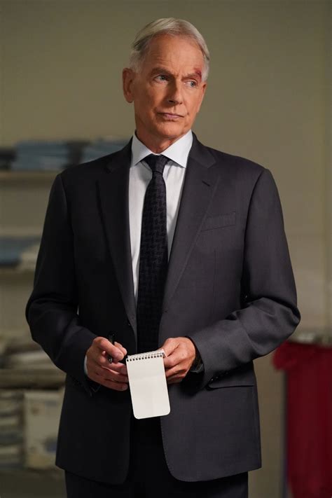 Ncis Season 18 Photos Reveal A Personal Chase For Gibbs In Premiere