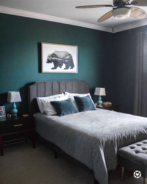10 Dark Green And Grey Bedroom