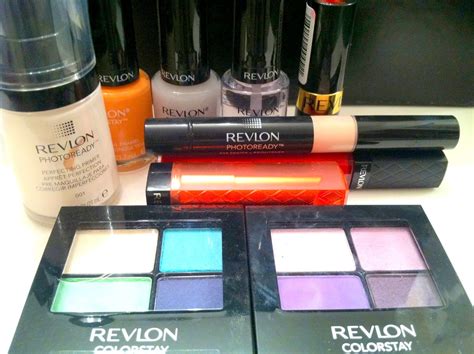 Savvy Mamas Corner Revlon Expression Experiment Makeup Kit