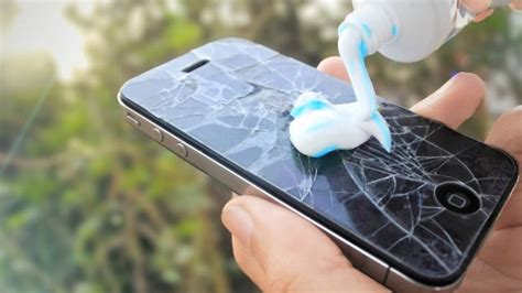 How To Fix A Cracked Phone Screen With Toothpaste And Others The Kindle