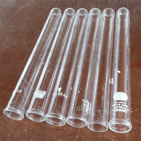 Peralatan volumetrik gelas adalah suatu alat gelas yang memiliki batas skala yang berguna untuk mengukur volume suatu cairan dan atau memindahkannya dengan akurasi yang tergantung spesifikasinya. FUNGSI DAN JENIS ALAT GELAS LABORATORIUM ~ JAGAD KIMIA