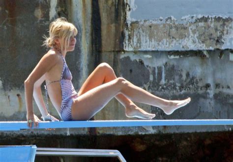 Sienna Miller Nude Topless 41 Leaked Photos The Fappening