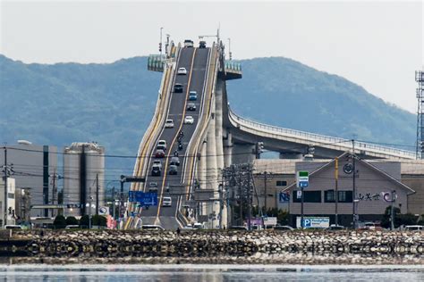 Le Pont Eshima Ohashi Ce Pont Aux Allures De Montagnes Russes Qui
