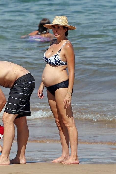 Jamie Lynn Sigler Show Off Her Baby Bump In A Bikini Maui Celebmafia