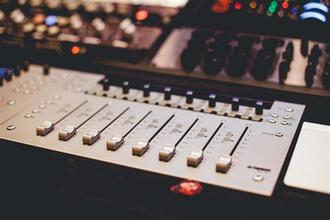 The Ultimate Home Recording Studio Equipment List │