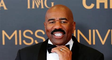 Miss Universe Organizers Claim Steve Harvey Didnt Mix Up The National Costume Winner Fame10