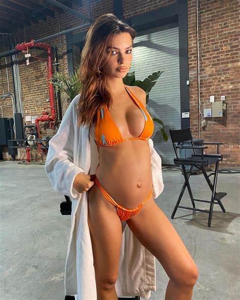 Pregnant Emily Ratajkowski In Bikini Instagram Photos