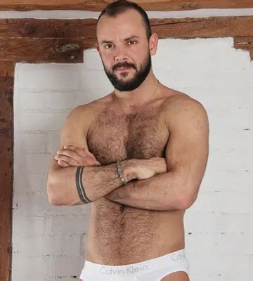 来自 葡萄牙 的同性恋色情明星免费 同性恋色情视频 xHamster