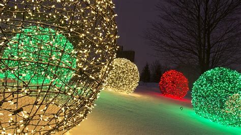 Heres How To Make Gorgeous Christmas Light Balls For Your Yard