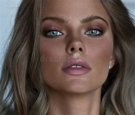 Woman Porter Face Close Up Tanned Skin Stock Image Image Of Glamour
