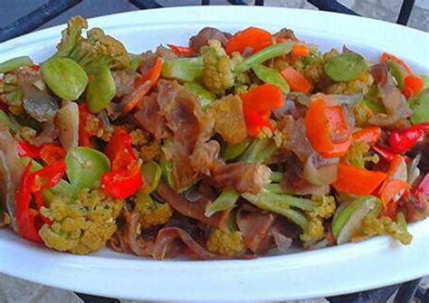Masukkan daging sapi, wortel, jagung putren, kembang kol, aduk rata. Resep Tumis Tetelan+Sayuran (Kembang Kol, Wortel & Pete ...