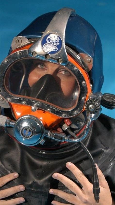Diving Women In 2021 Scuba Girl Diving Diving Helmet