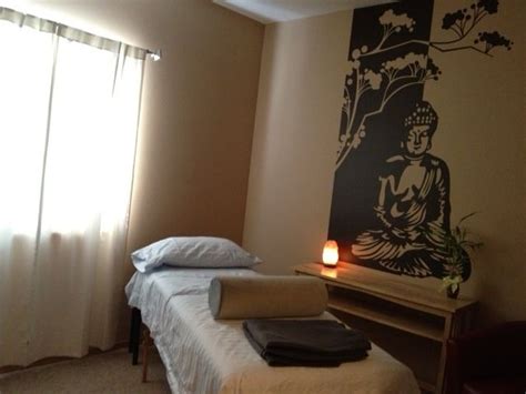 reiki massage room massage room decor reiki room massage room