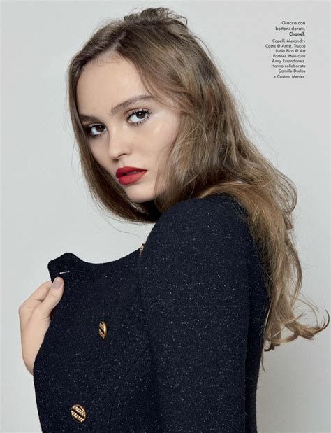 Lily Rose Melody Depp Photo Gallery High Quality Pics Of Lily Rose Melody Depp Theplace