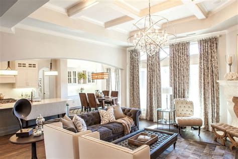 19 Sophisticated Chandelier Designs To Beautify Your Living Room