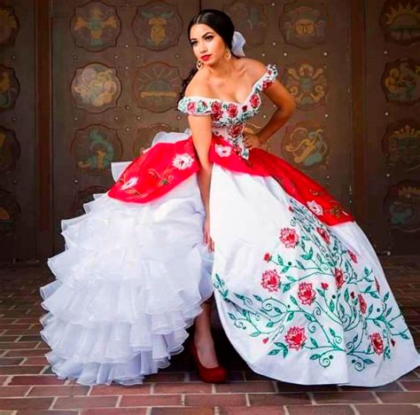 30 Increibles Vestidos De Novia Para Bodas Mexicanas