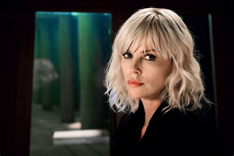 Atomic Blonde Charlize Theron Stars As A Bisexual Spy Babe Page