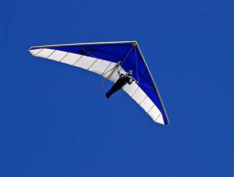 Man Flying Powered Hang Glider Near Prison Pursued By Deputies