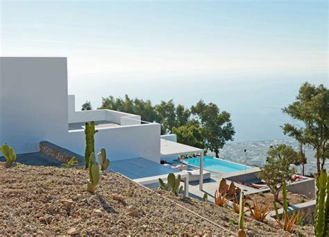Kapsimalis Architects Completes Santorini Apartments Santorini