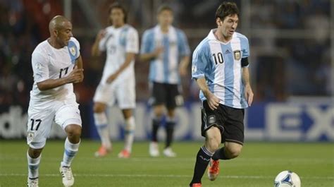 In 2010, there were over 10,000 argentines living in uruguayan territory. Argentina Vs Uruguay Live stream Copa America 2015