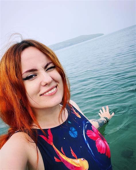 Alina Gingertail Bathing Redheads Instagram Bathing