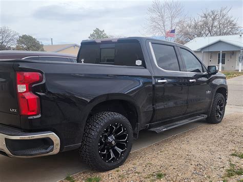 2019 Chevrolet Silverado 1500 20x9 Fuel Offroad Wheels 27555r20