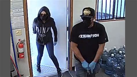 Las Vegas Police Ask For Help Locating Suspects In Armed Robbery