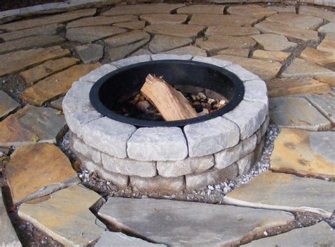 With this masonry fire pit plan, you can skip the concrete and mortar. DIY Fire Pit