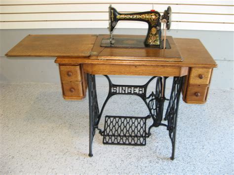 Early 1900s Singer Treadle Sewing Machine With 5 Drawer Oak Cabinet 95b