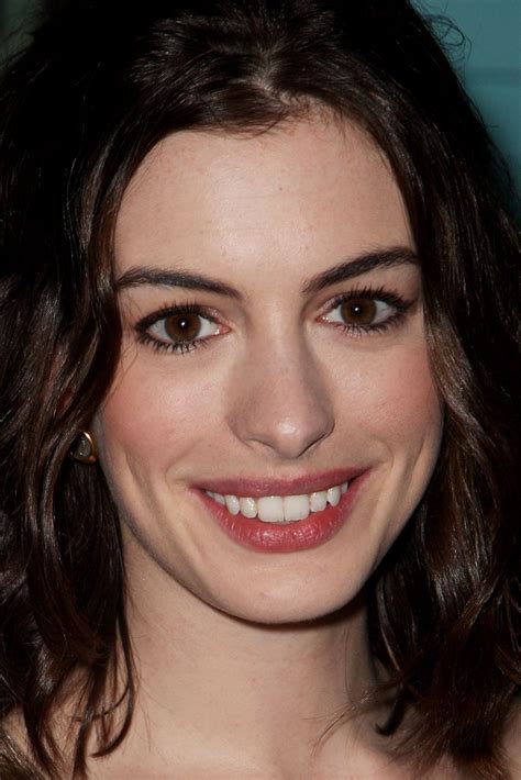 Pin By On Anne Hathaway Anne Hathaway Beautiful Brown