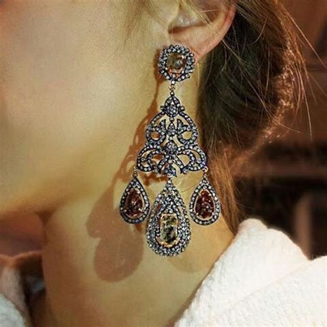 Серьги Jaipur Gems с белыми и коричневыми бриллиантами Jaipur Gems