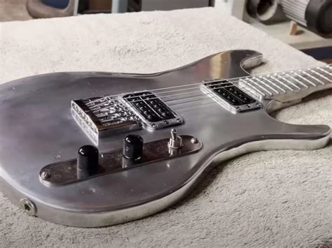 Youtuber Builds Guitar From 1000 Aluminium Cans Heres How It Sounds