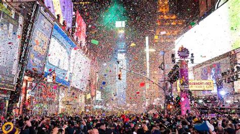 Pics 1 Million Revellers Welcome The New Year At Times Square