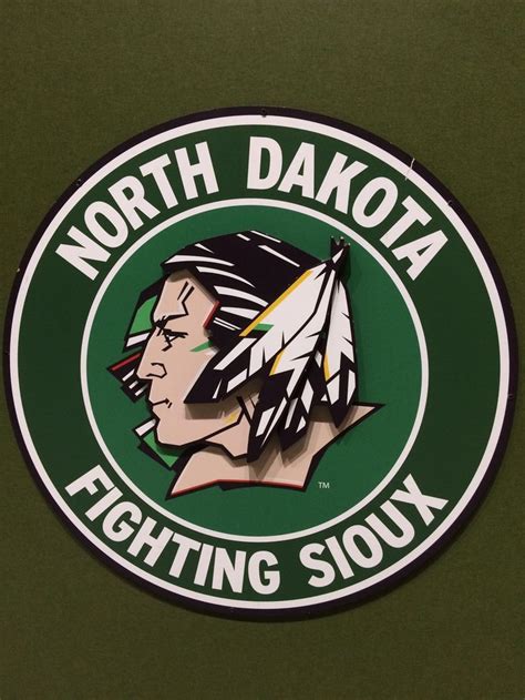 Pin by Vern Dubuque on Fighting Sioux Hockey | Fighting sioux, North ...