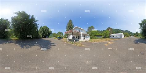 360° View Of The Gas Station And Country Store At Remote Oregon Alamy