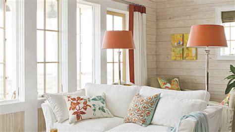 There are also some easy diy decor projects included! Beach Home Decorating - Southern Living