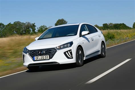 Hyundai Ioniq Plug In Hybrid Hatchback 2020 Pictures Carbuyer