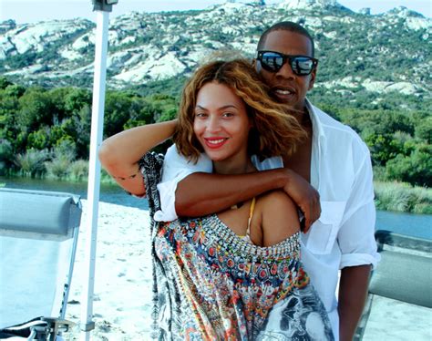 Beyoncé Shoots Down Those Thigh Gap Photoshop Claims By Showing Off Her