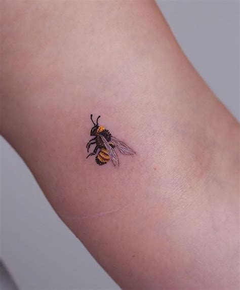 Aggregate 82 Small Bumble Bee Tattoo Ineteachers