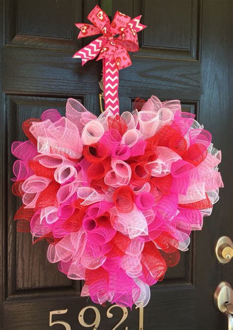 15 Striking Wreath Ideas For Valentine S Day