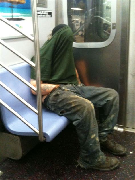 no querrás toparte con estas personas cuando subas al metro