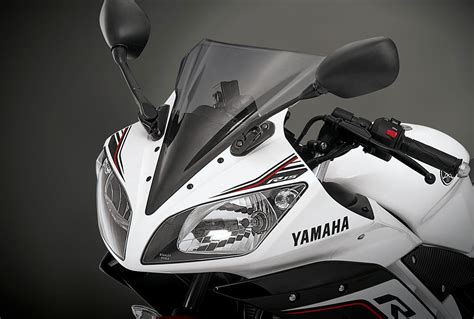 Check out mileage, colors, images, videos, specifications & features. Yamaha YZF-R15 Standard 2016 มอเตอร์ไซค์ราคา 86,000 บาท ยา ...