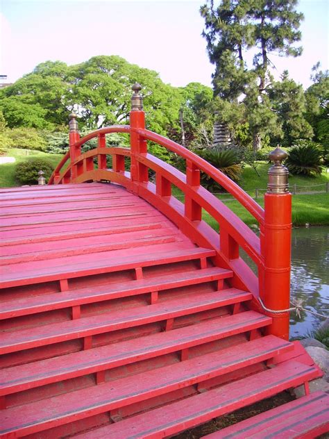 Red Bridge Japanese Garden Garden Bridge Design Japanese Garden