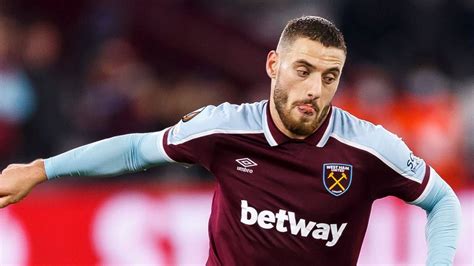 West Ham Transfer News Two Clubs Vying To Sign Nikola Vlasic As David Moyes Comes To