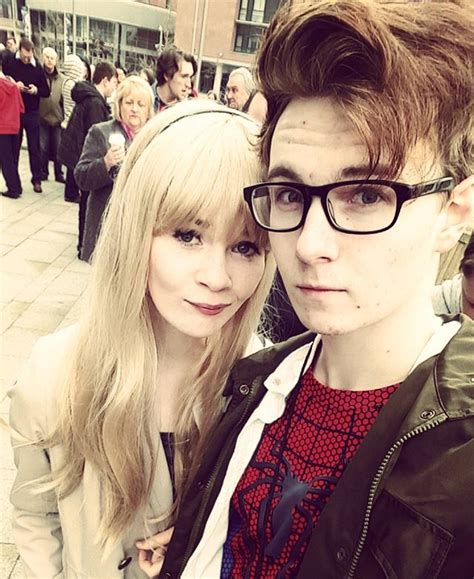 Pin For Later 60 Costume Ideas For Couples Who Love To Geek Out Together Gwen Stacy And Spider