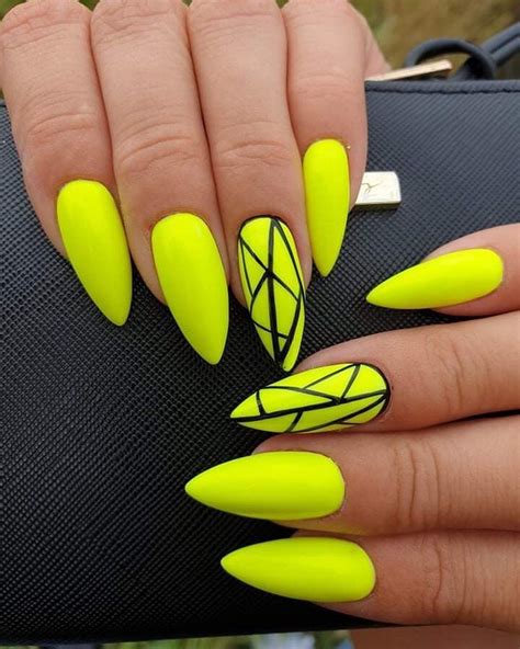 Beste Nägel für den Sommer 2019 Neon green nails Neon yellow nails